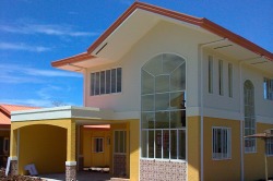 Santiago Villas is a low cost to middle class subdivision in Catalunan Grande, Davao City. This housing in Davao has affordable bungalow houses and 2 storey houses for sale; can be thru Pag-ibig, in-house, or bank financing.