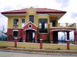 Villa de Mercedes is the best high-end subdivision in Davao City. This exclusive subdivision gives you a magnificent view of the entire Davao City, Samal Island, the blue waters of Davao Gulf, and the famous Mt. Apo.
